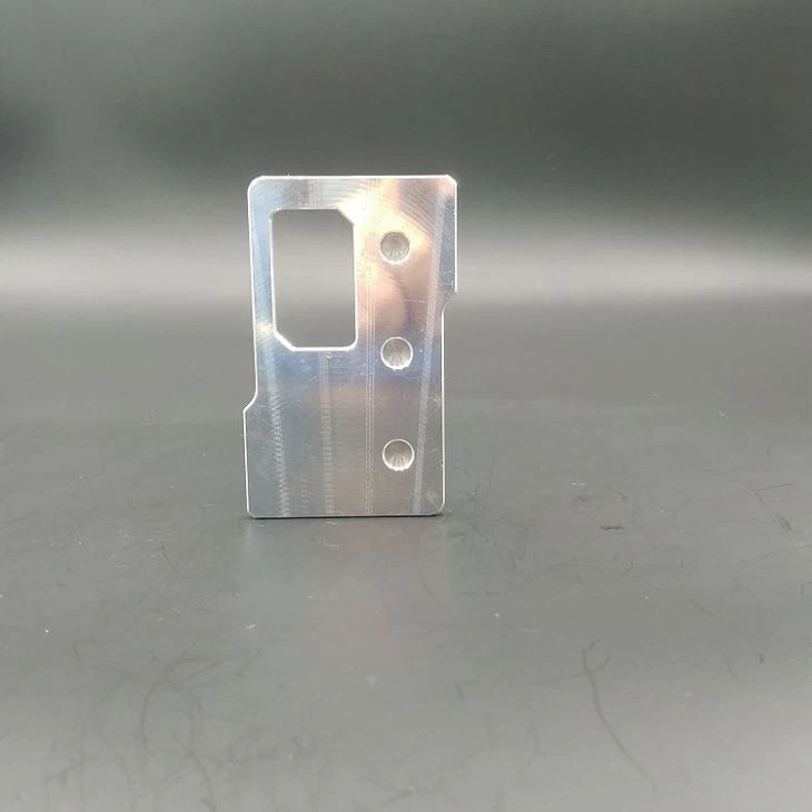 Rezkanje aluminijastih delov iz CNC pločevine